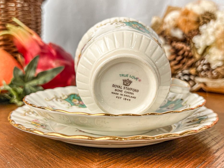 カップ&ソーサー(トリオ)b302