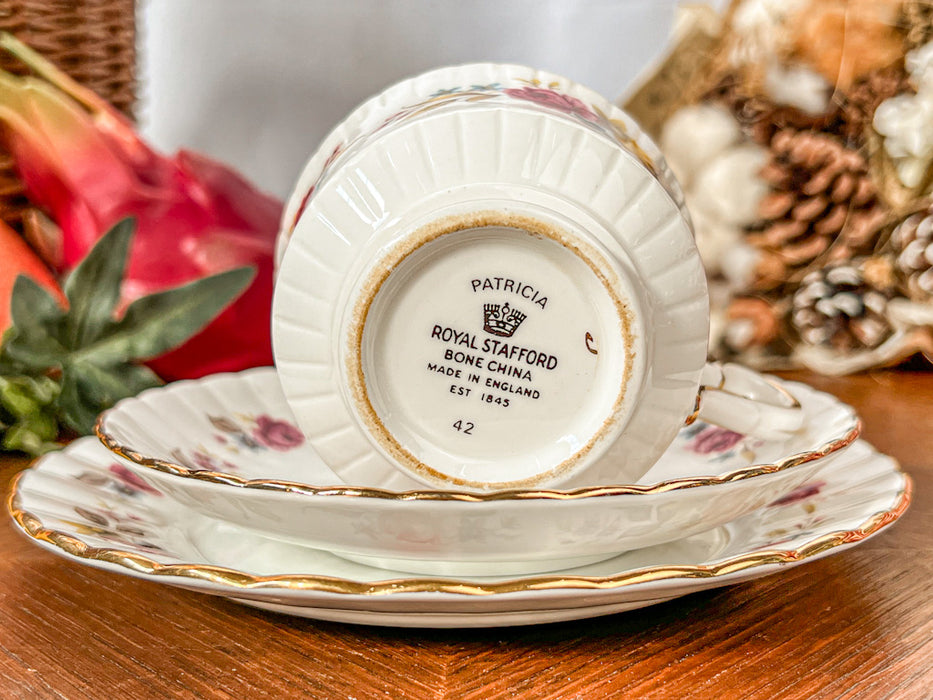 カップ&ソーサー(トリオ) b137