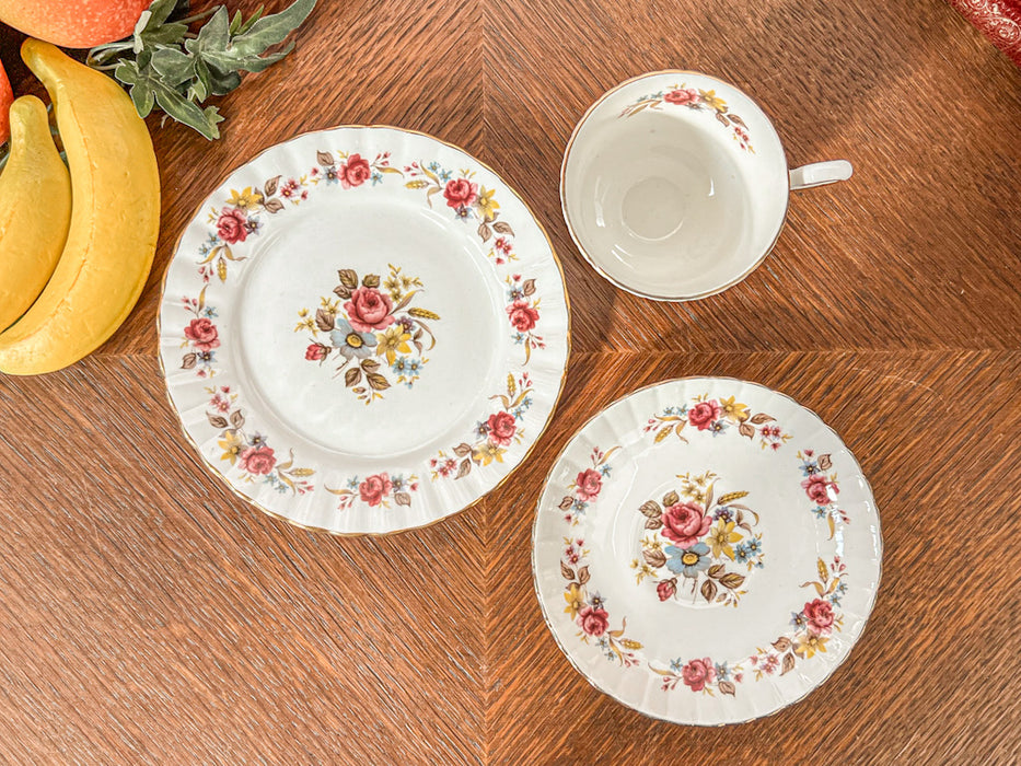 カップ&ソーサー(トリオ) b137