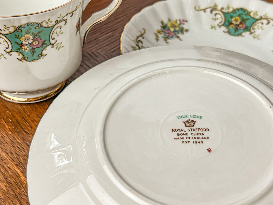 カップ&ソーサー(トリオ)b302