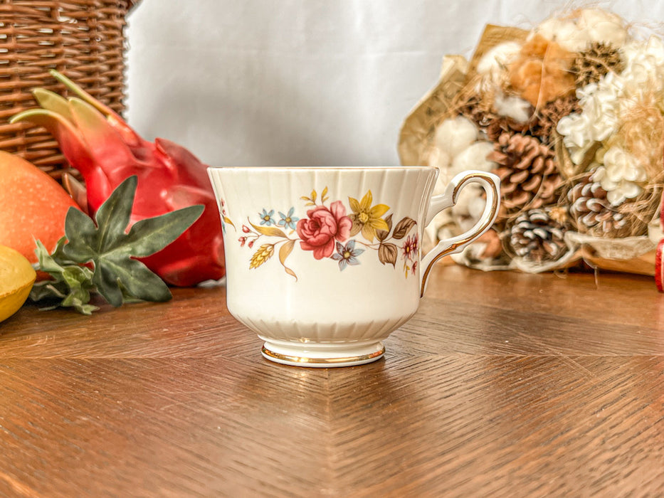 カップ&ソーサー(トリオ) b137