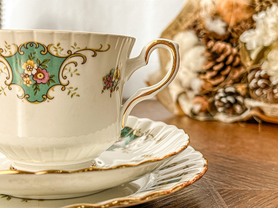 カップ&ソーサー(トリオ)b302