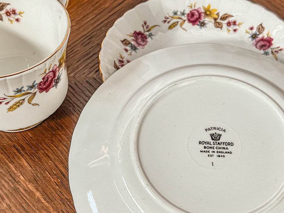 カップ&ソーサー(トリオ) b137